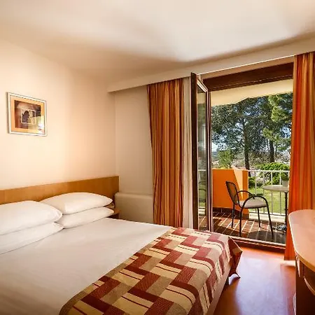 Veli Mel - San Marino Sunny By Valamar 3* Lopar